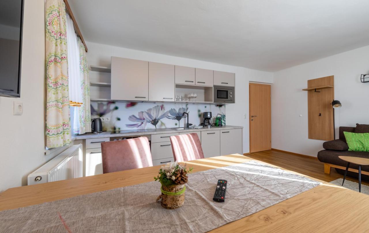Haus Pitzer/apartments Troicher
